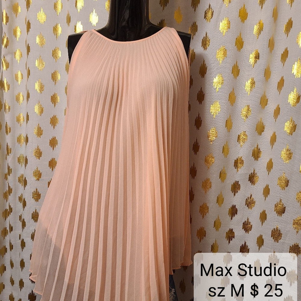 Max Studio top Blouse  sleeveless size M